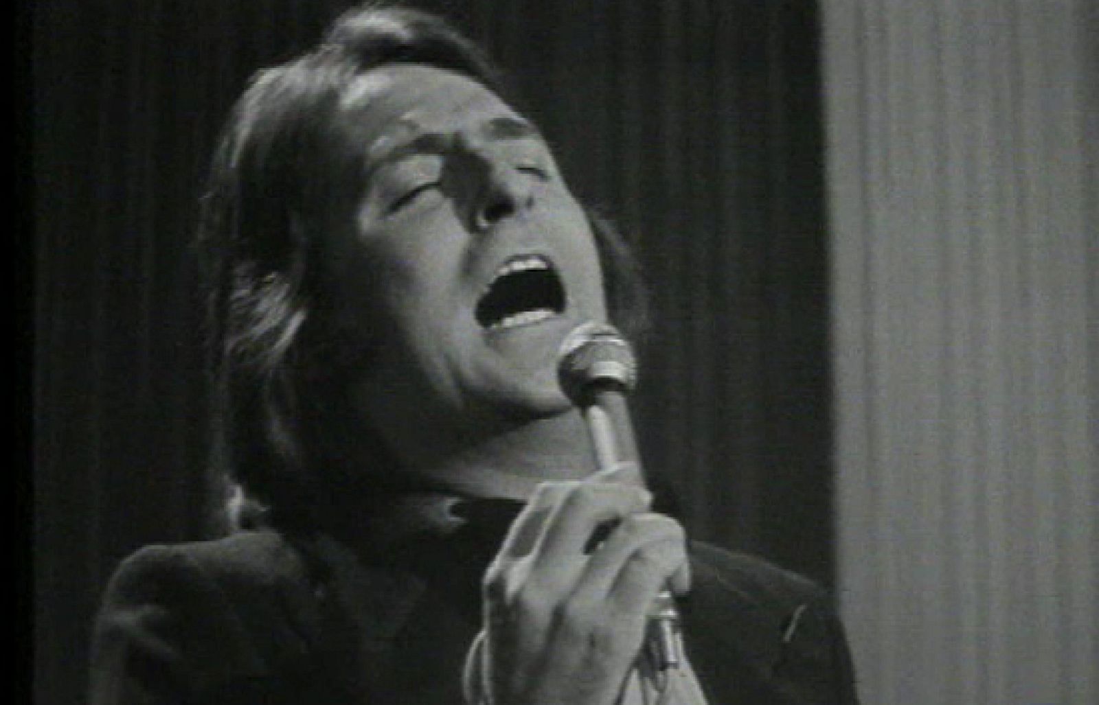 Un musical y un disco recopilatorio recuperan los mejores temas de Nino Bravo | Ver