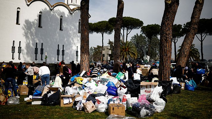 Telediario 1 - Los italianos se vuelcan con Ucrania y le envían ayuda