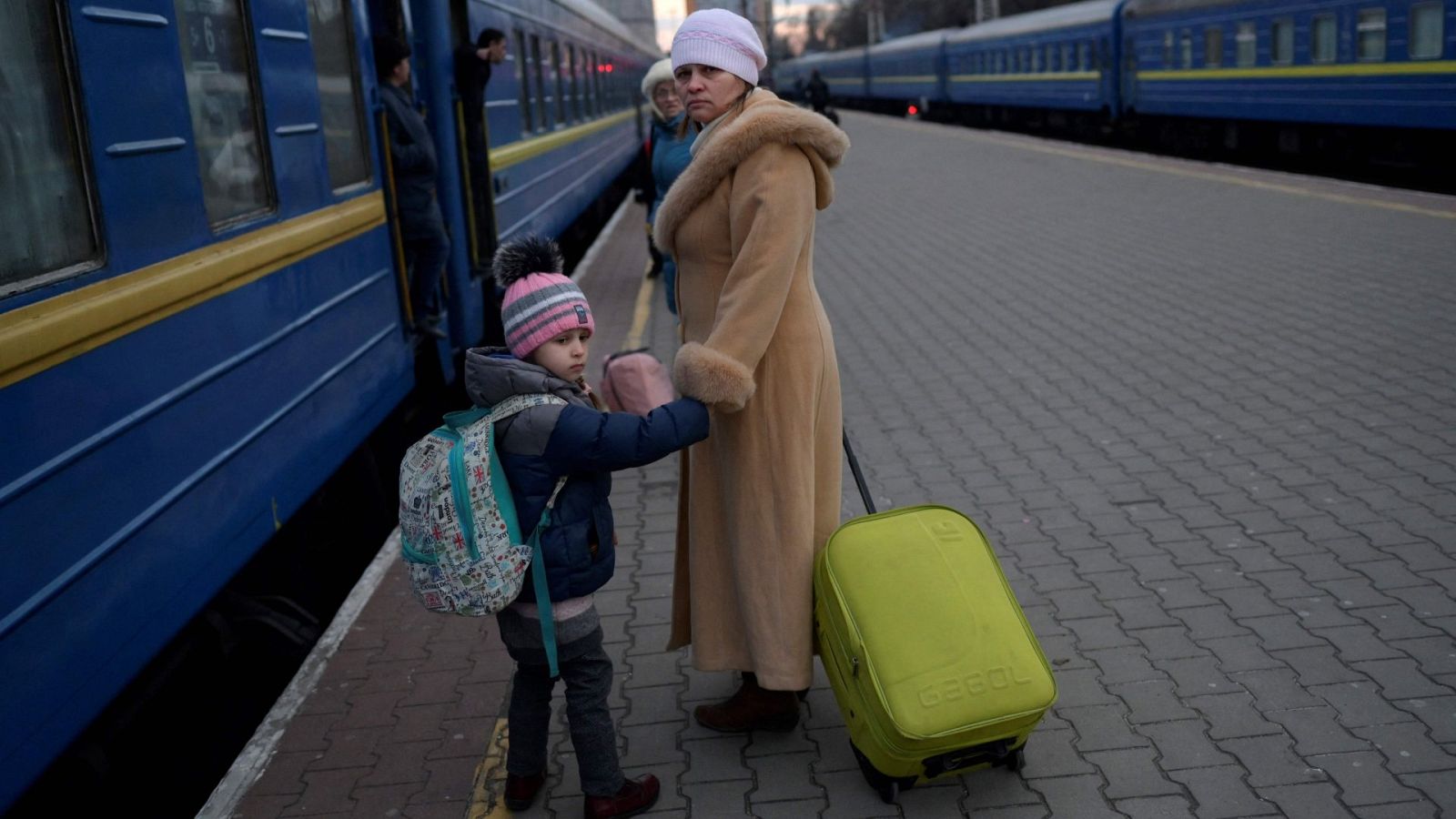 La difícil huída de la guerra: los combates y el fuego cruzado impiden los corredores humanitarios