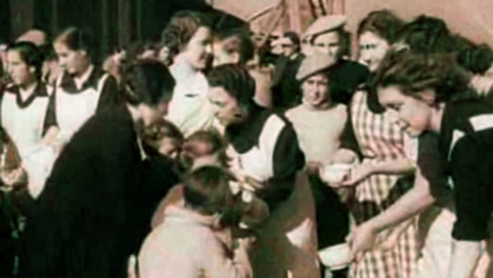 Paisajes de la Historia - La Sección Femenina - Ver ahora