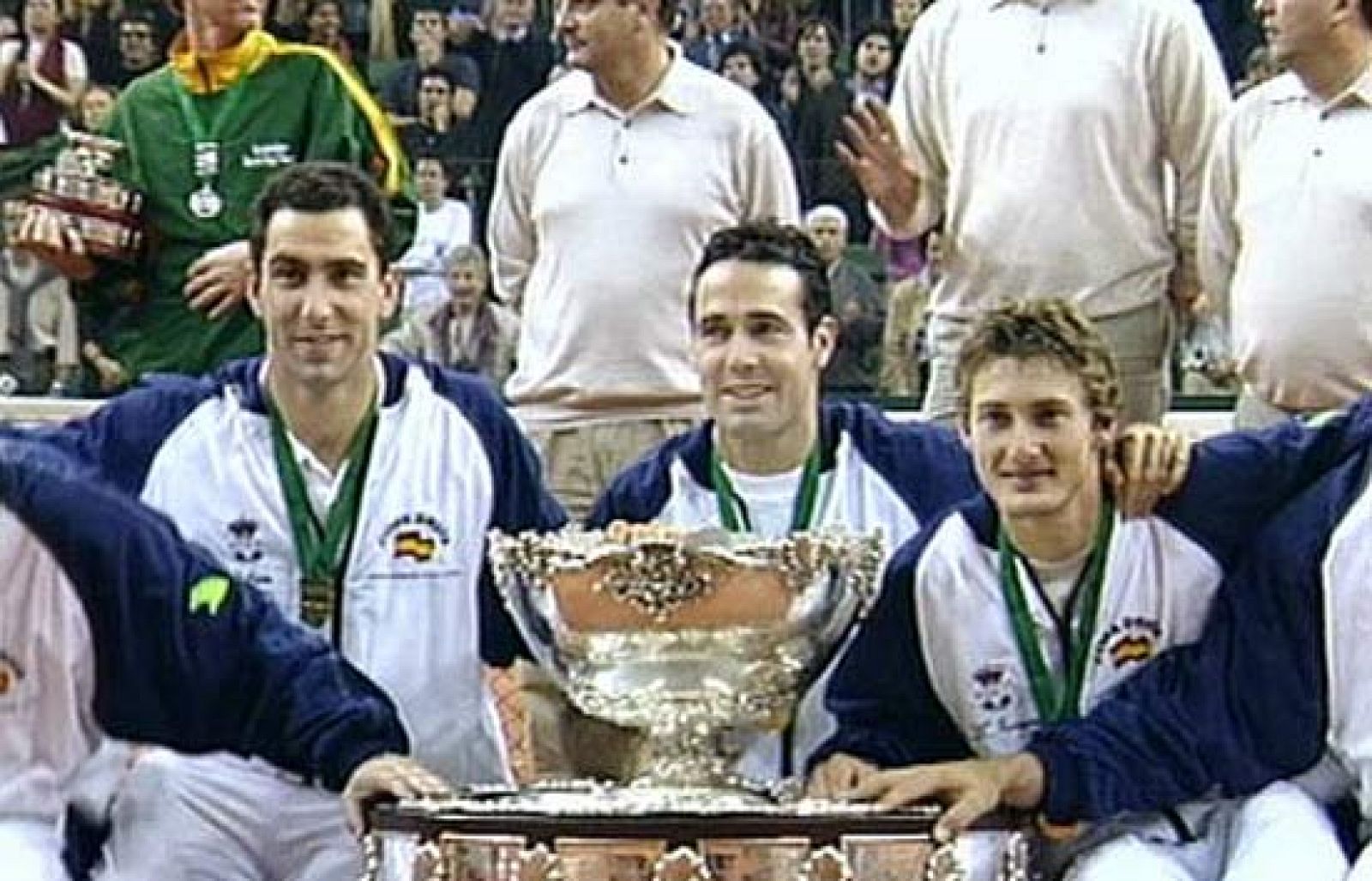 El equipo español de Copa Davis ya se ha adjudicado la ensaladera en 3 ocasiones: en 2000, 2004 y 2008.