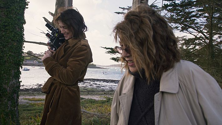 Telediario 2 - 'Jane por Charlotte', una conversación entre madre e hija