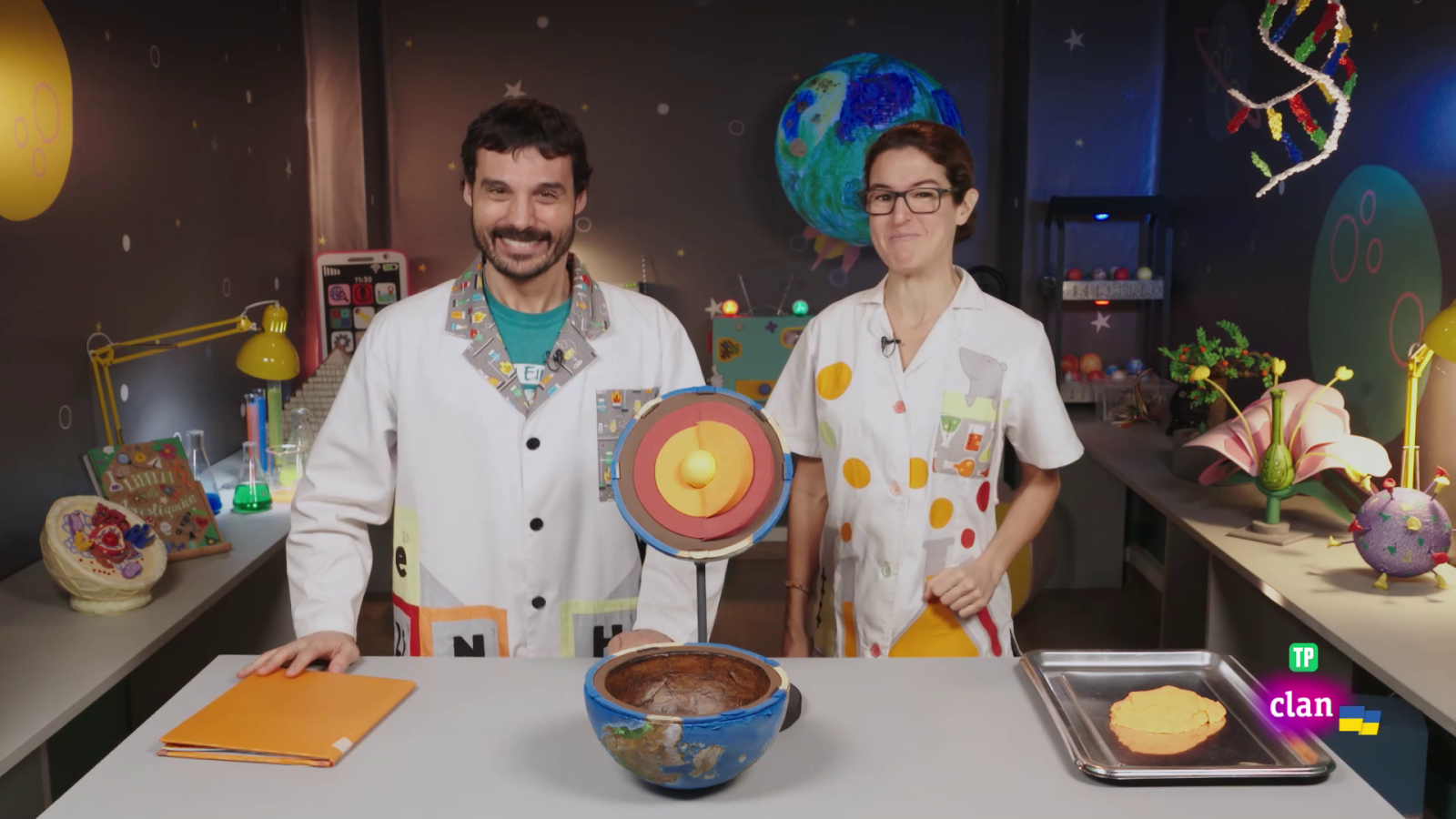 CIENCIAS NATURALES - Un mundo de placas - Aprendemos en Clan | Ver