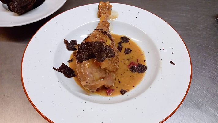España Directo - Receta de pollo de corral con trufas y castañas