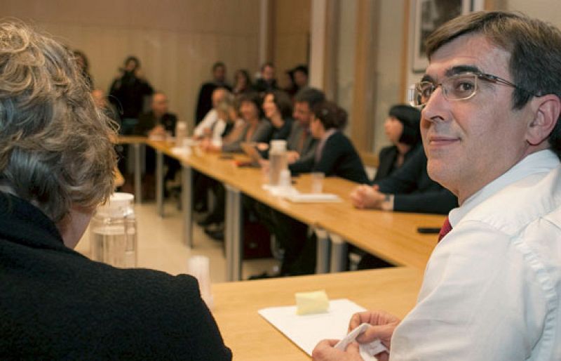 Telediario 2 en cuatro minutos - 03/12/09 | Ver