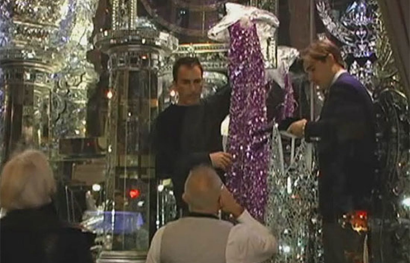 En Nueva York la Navidad se inaugura oficialmente cuando se encienden las luces del árbol | Ver