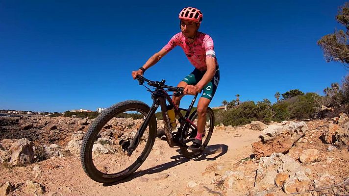 Mountain Bike - Lachlan Morton: Camí de Cavalls 360º non-stop MTB