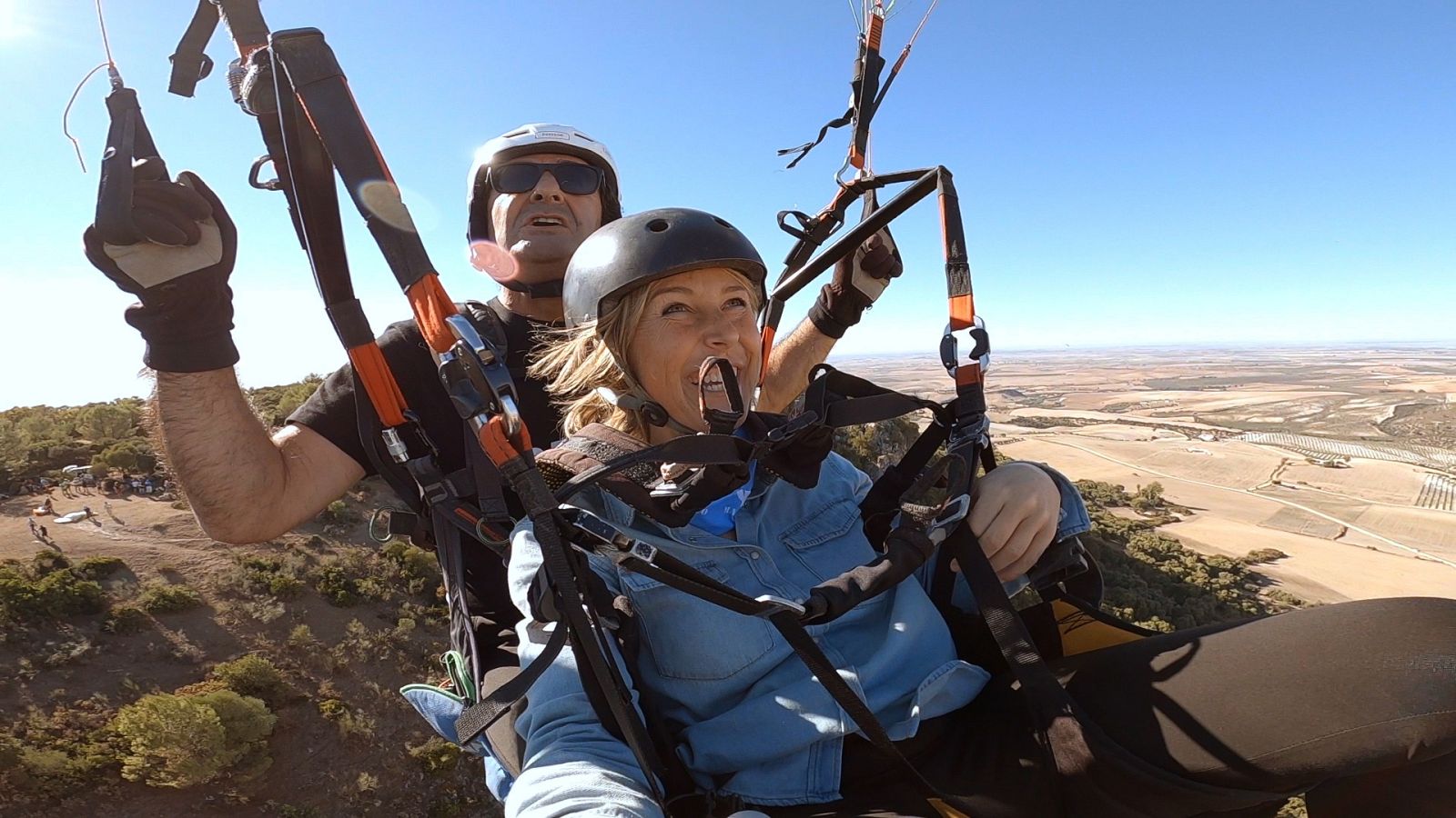 Mi familia en la mochila. Family Run - Ruta España - Episodio 11: Aventuras entre delfines y nubes en Cádiz - ver ahora