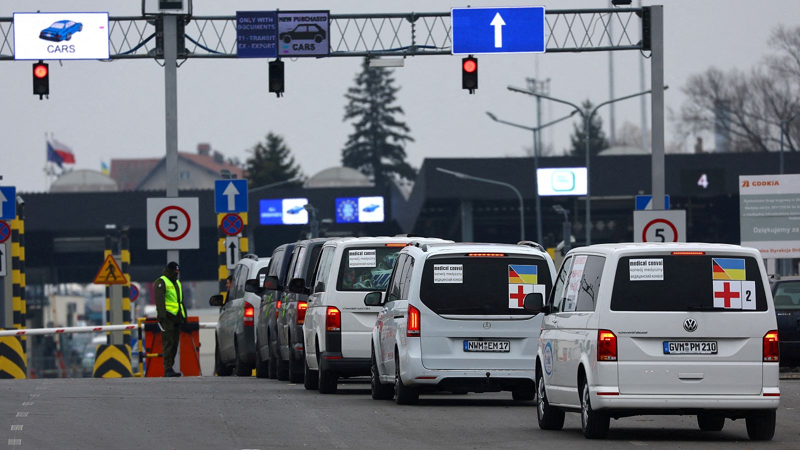 Regresan los primeros convoyes humanitarios | Ver