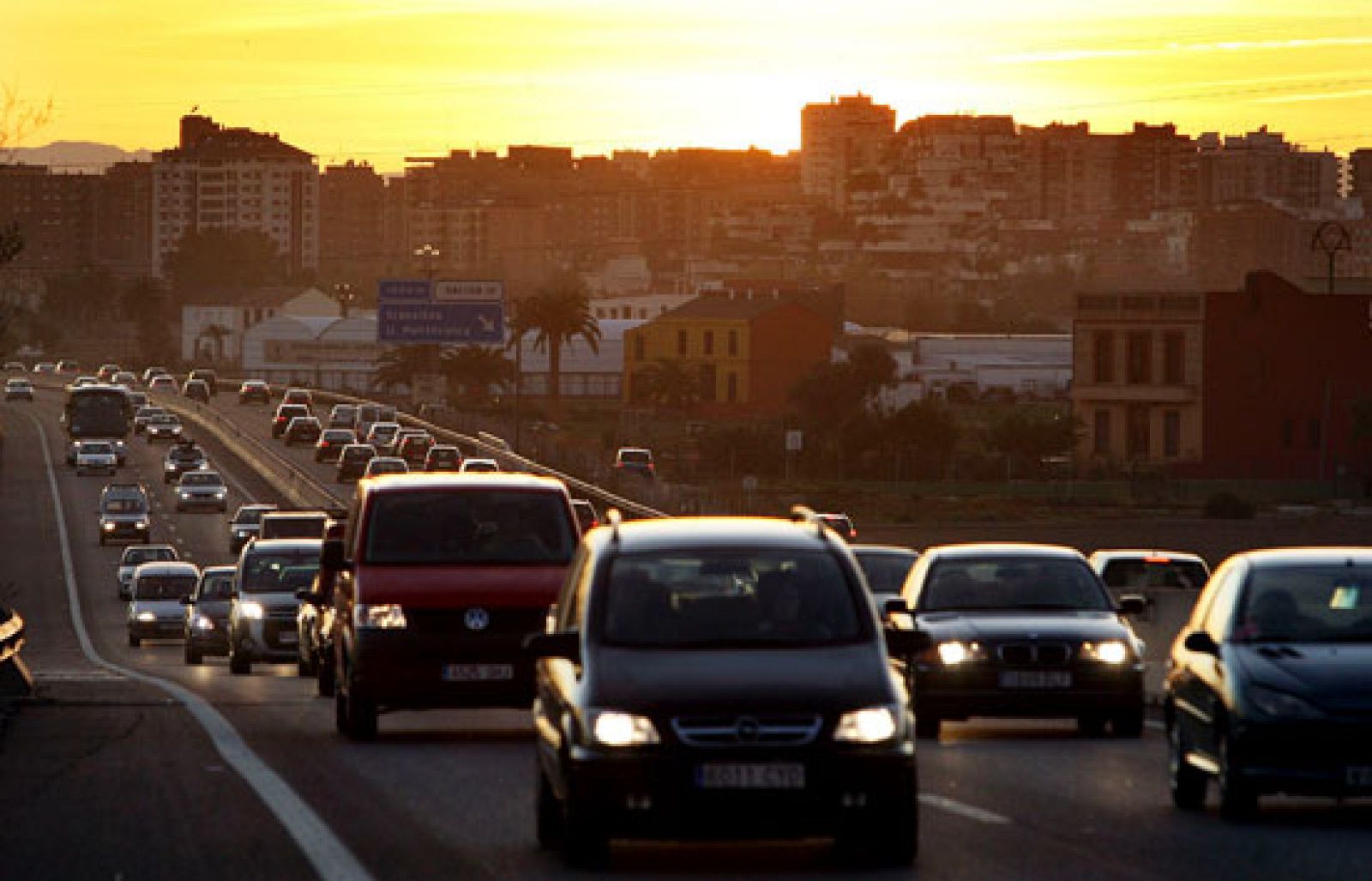 La DGT calcula más de seis millones de desplazamientos en el puente | Ver