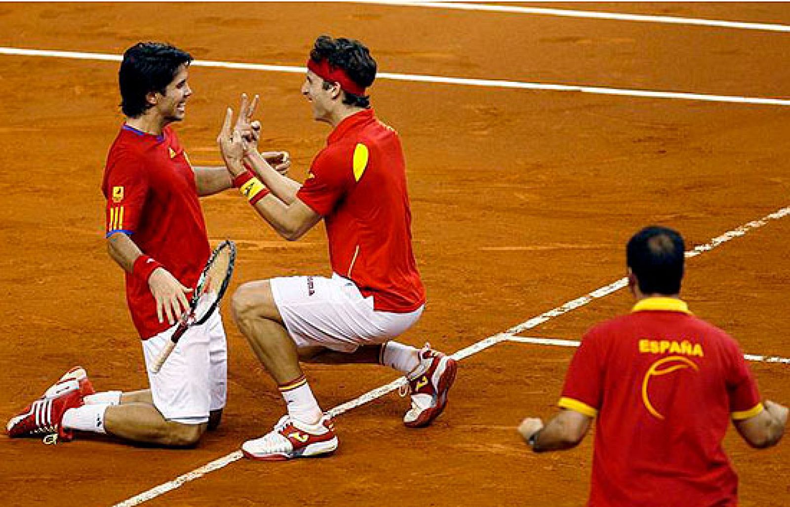 Telediario fin de semana en cuatro minutos - 06/12/09 | Ver