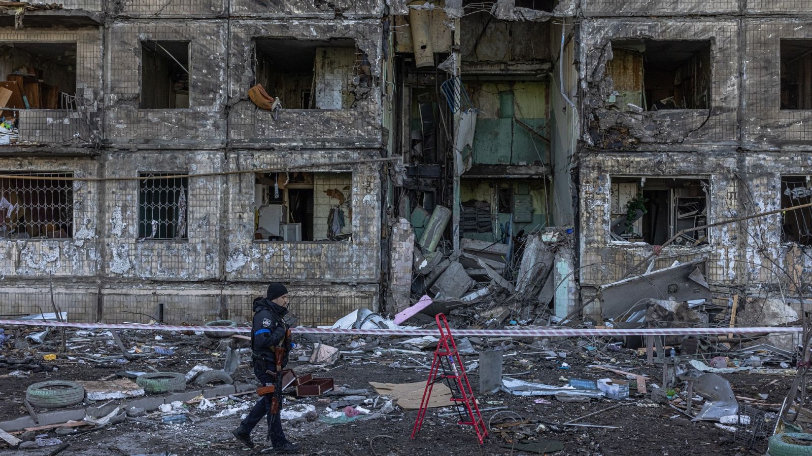 Un convoy logra evacuar a civiles de Mariúpol por primera vez en díez días