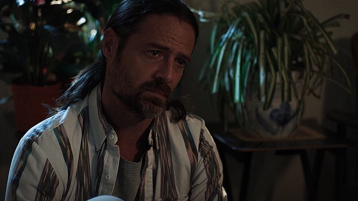 Cuéntame cómo pasó - Mike cuenta a su hija que tiene VIH