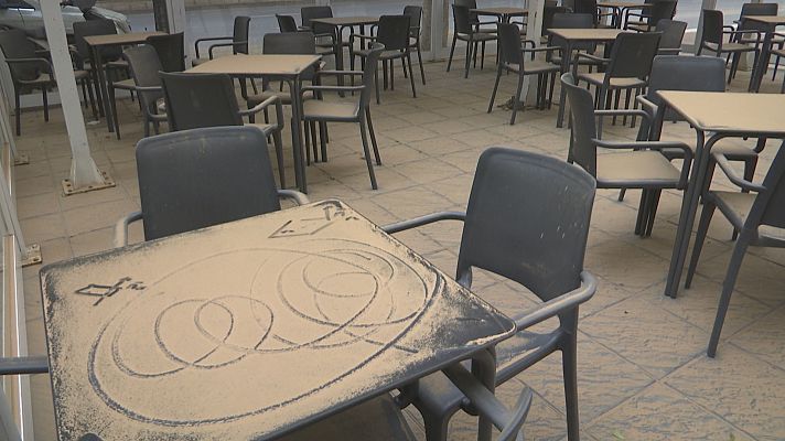 Noticias Andalucía - La calima no deja de caer en Almería