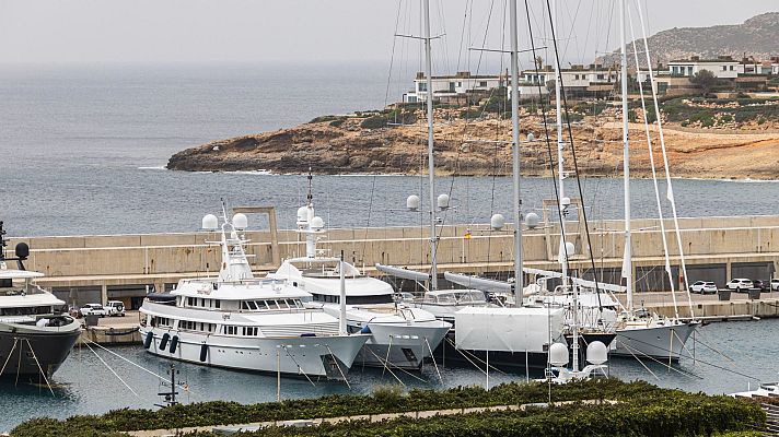 Telediario 2 - Yates, mansiones y coches de alta gama: la vida de lujo de los rusos en España
