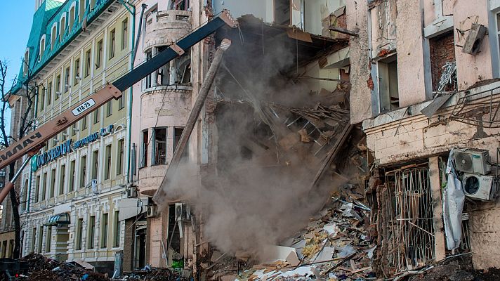 Telediario 1 - Rusia intensifica su ofensiva y las negociaciones avanzan