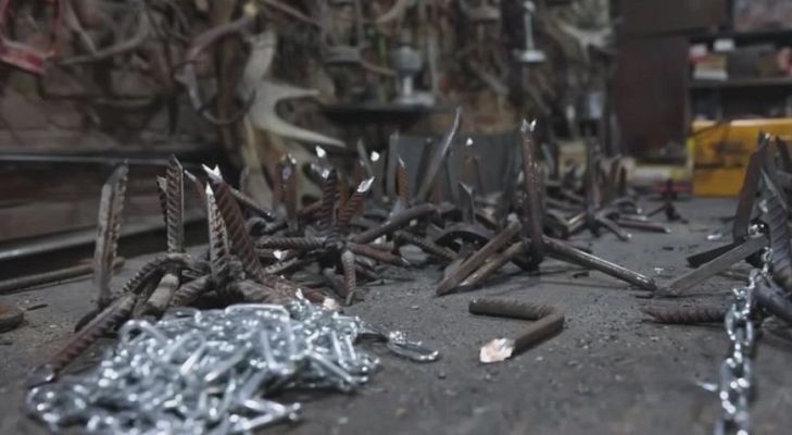 Telediario 1 - Vitali, un escultor que ahora hace barreras antitanque