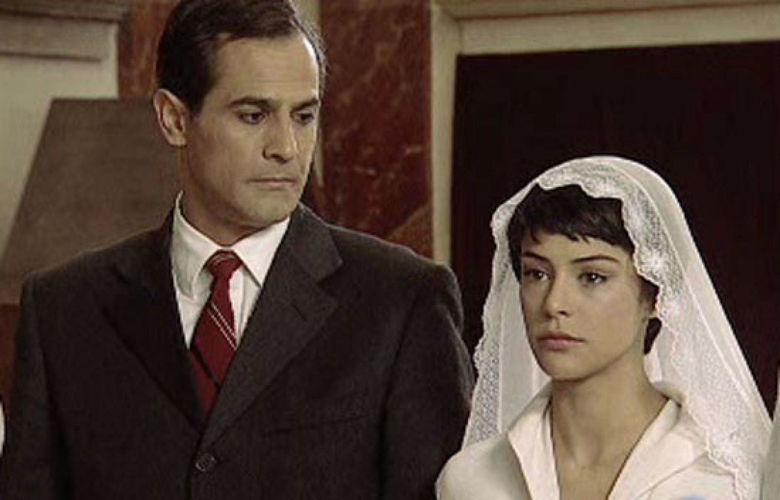 Amar - La boda de Alicia y Álvaro, momento para el recuerdo - Amar en tiempos revueltos | Ver