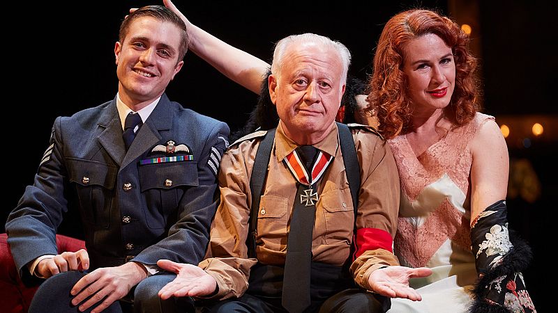 Juan Echanove protagoniza y dirige la adaptación de la famosa película de Lubitsch, 'Ser o no ser'