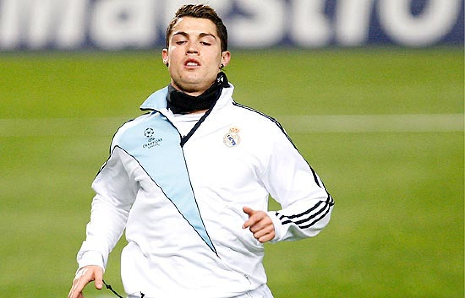 Cristiano Ronaldo vuelve a jugar la Champions después de lesionarse precisamente en Champions ante el Olympique de Marsella. El portugués espera hacer un gran papel si su amigo Heinze se lo permite en la tierra del gran Zidane.