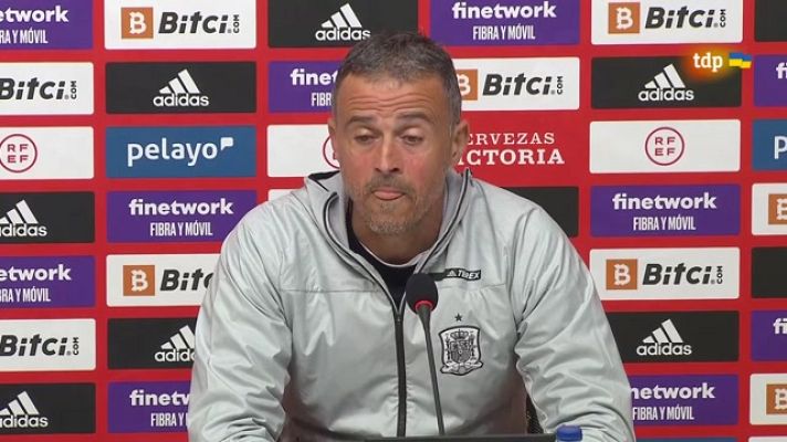 Fútbol - Luis Enrique: "Pedri ya está cansado de que le comparen con Iniesta"