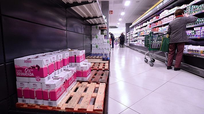 Telediario 1 - Sin desbastecimiento pero con falta de productos concretos en los supermercados
