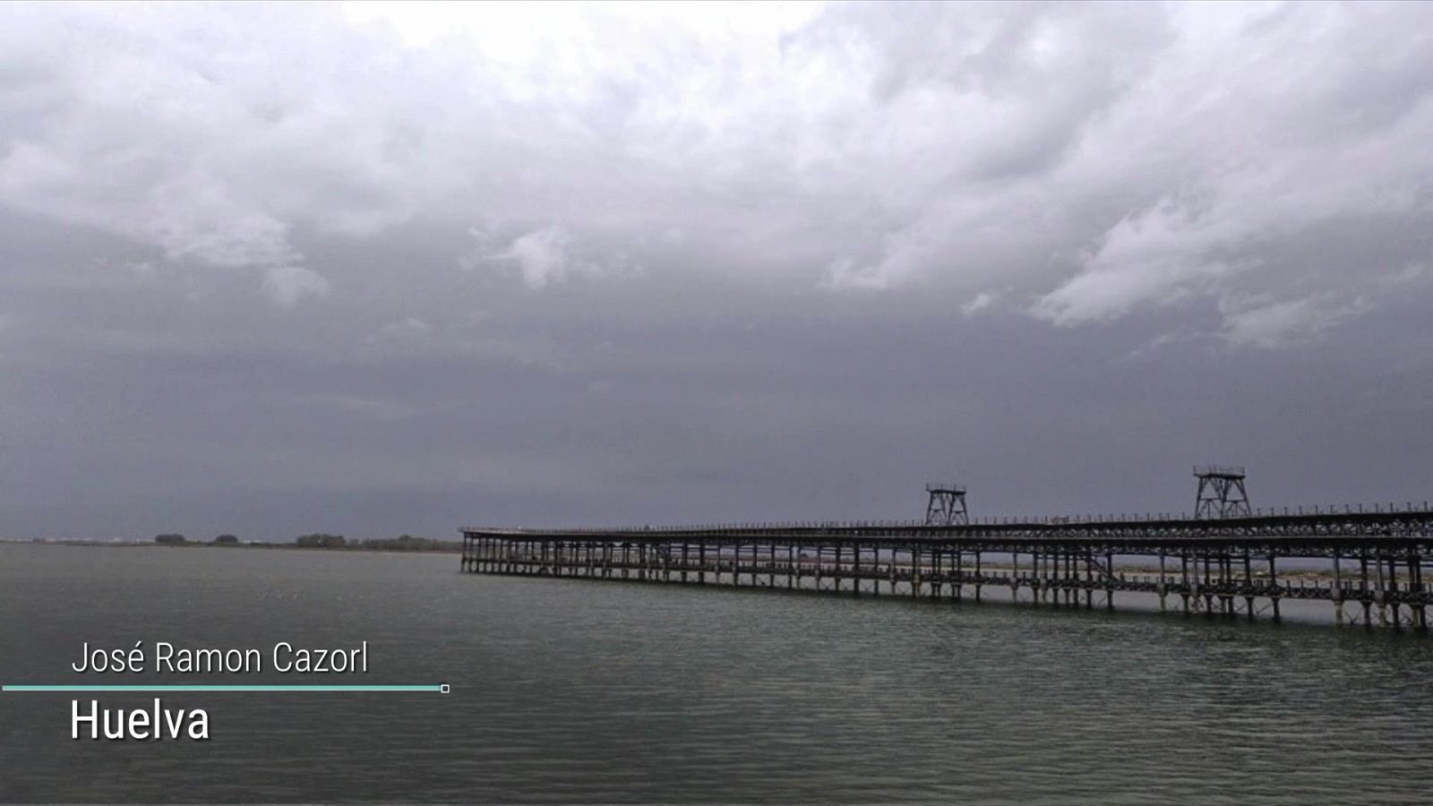 Levante fuerte en el Estrecho y con intervalos de fuerte en el área mediterránea - ver ahora.