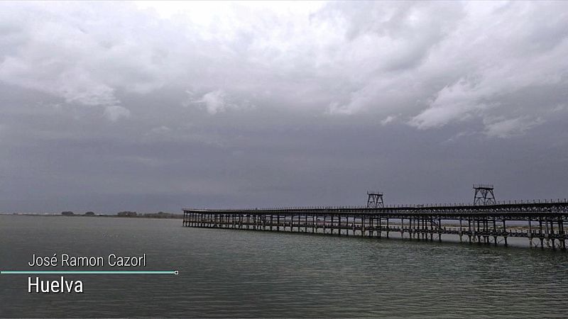 Levante fuerte en el Estrecho y con intervalos de fuerte en el área mediterránea - ver ahora.
