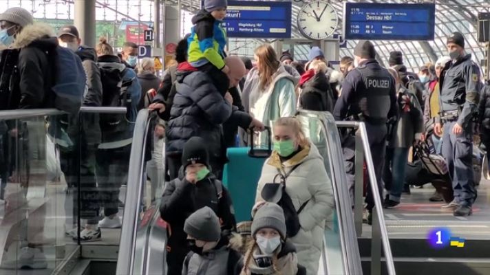 Telediario Fin de Semana - Alemania registra ya más de 220.000 refugiados