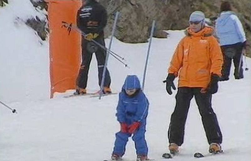 Pequeños esquiadores | Ver