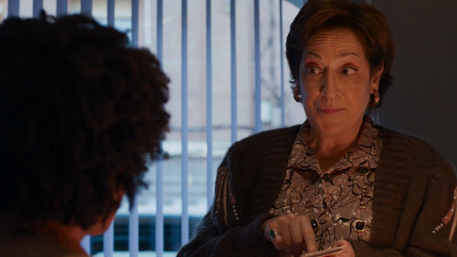 Caridad se convierte en la nueva tarotista