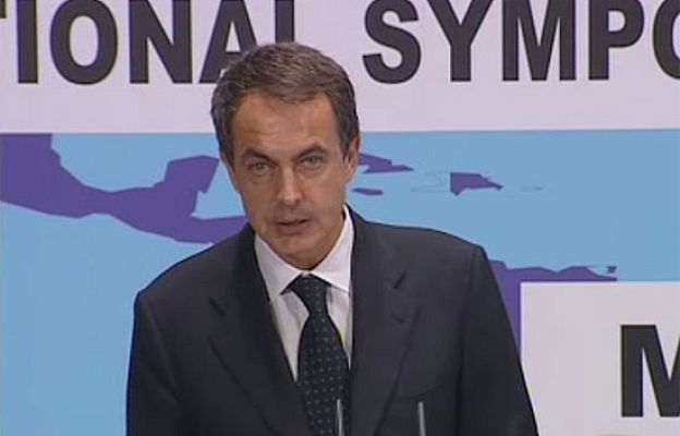 - Zapatero elogia labor cooperantes