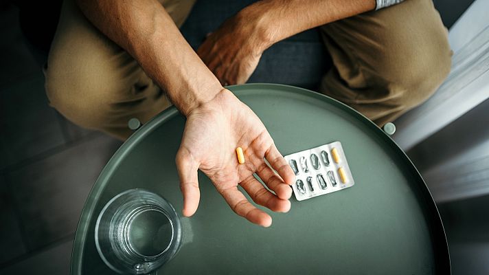 Telediario 1 - Uno de cada diez españoles consume tranquilizantes