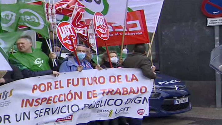 Telediario 2 - Los inspectores de Trabajo convocan su primera huelga