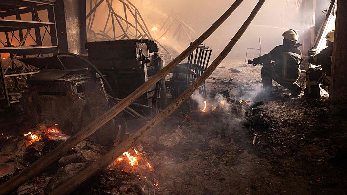 Telediario 1 - Rusia ralentiza sus avances en Ucrania mientras intensifica los ataques a civiles