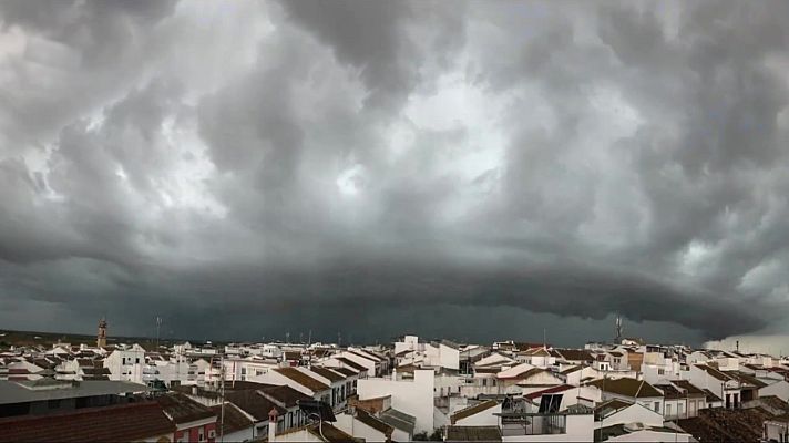 El tiempo - Precipitaciones localmente fuertes y/o persistentes en el extremo sur de Cataluña, Maestrazgo, Comunidad Valenciana, Murcia, Andalucía mediterránea y Ceuta