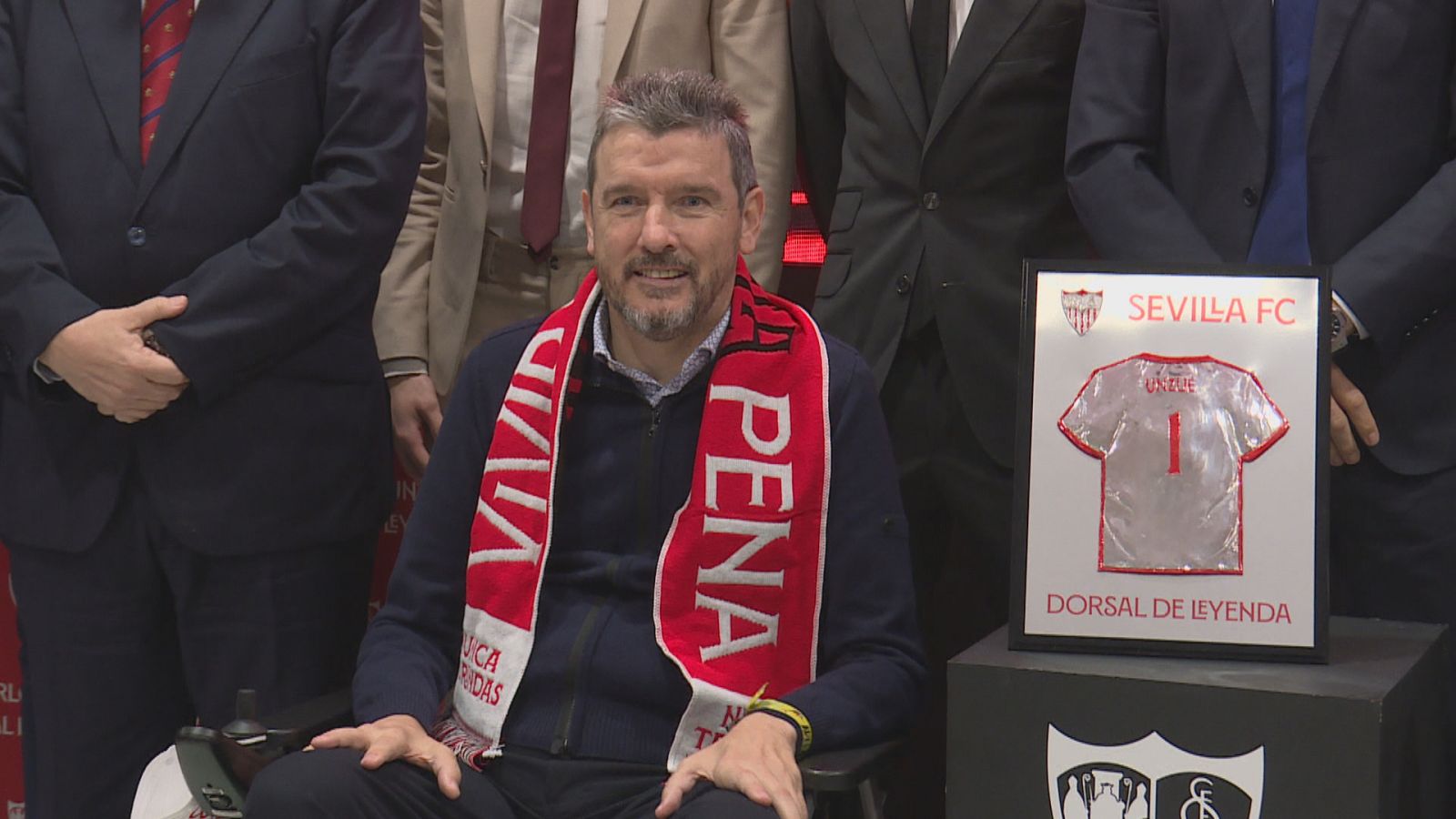 Osasuna y Sevilla homenajean a Unzué