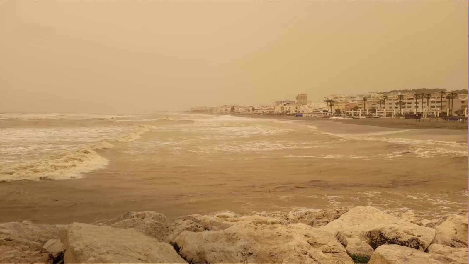 Intervalos de viento fuerte en el área mediterránea y rachas muy fuertes en montañas del sudeste - ver ahora