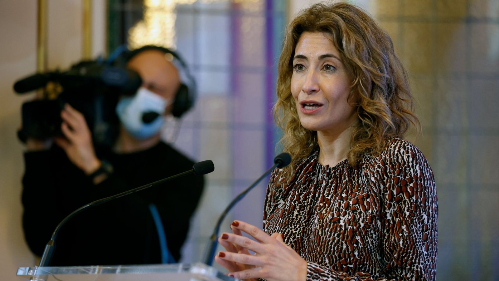 La ministra de Transportes se reunirá esta tarde con los convocantes de los paros