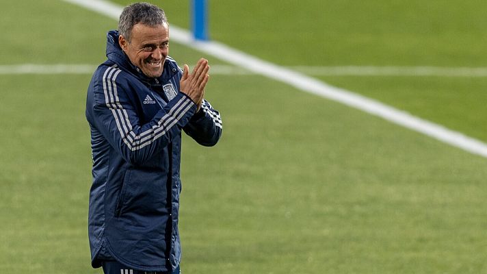 Telediario 1 - Luis Enrique no aclara las dudas sobre su futuro y la Federación empieza a sondear sustitutos