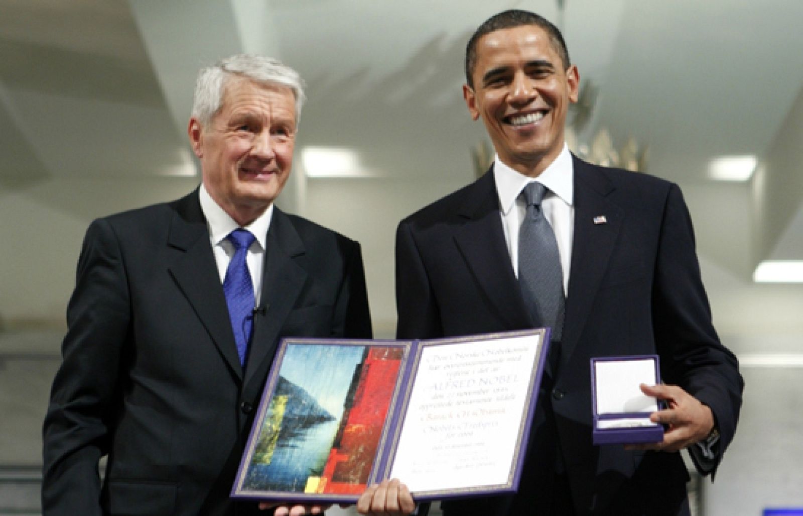 Barack Obama recibe con humildad el Premio Nobel de la Paz | Ver