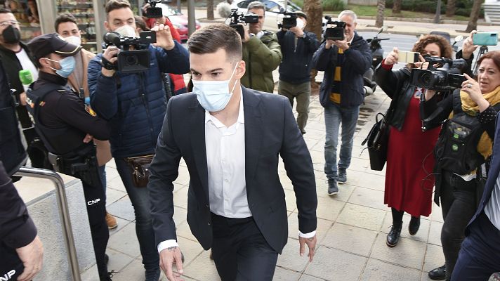 La hora de La 1 - Arranca el juicio a Santi Mina por presunta agresión sexual