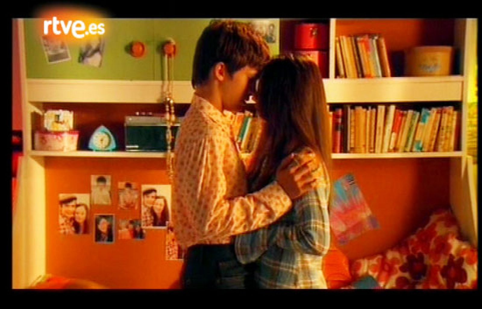 Cuéntame - Carlitos y Karina casi... - Cuéntame cómo pasó | Ver