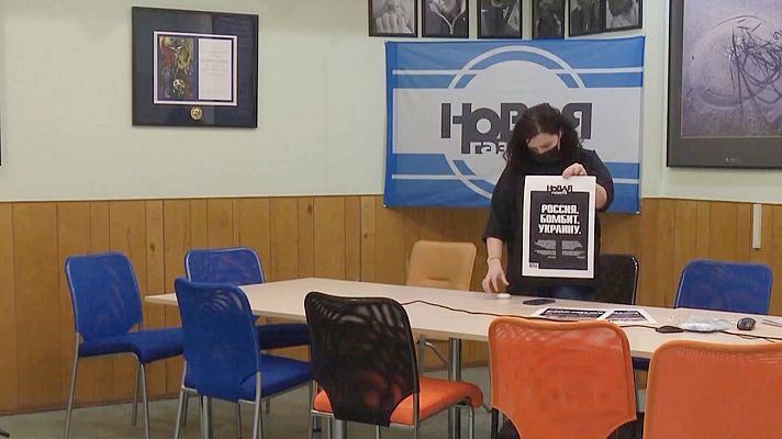 Telediario 2 - 'Novaya Gazeta' suspende su actividad por la censura rusa