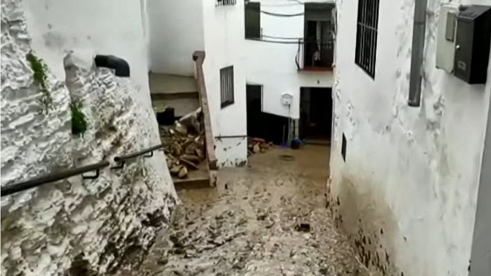 La tarde en 24h - Fuerte riada en Setenil de las Bodegas (Cádiz)
