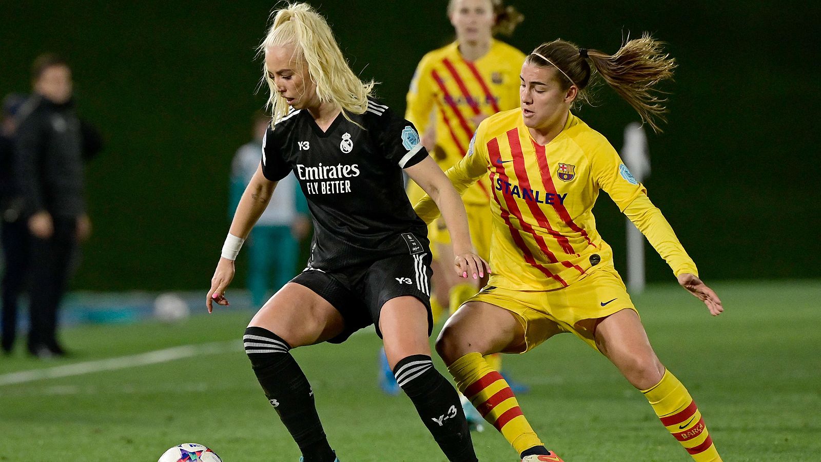 Barça y Madrid dirimen el pase a semifinales de la Champions en el Camp Nou