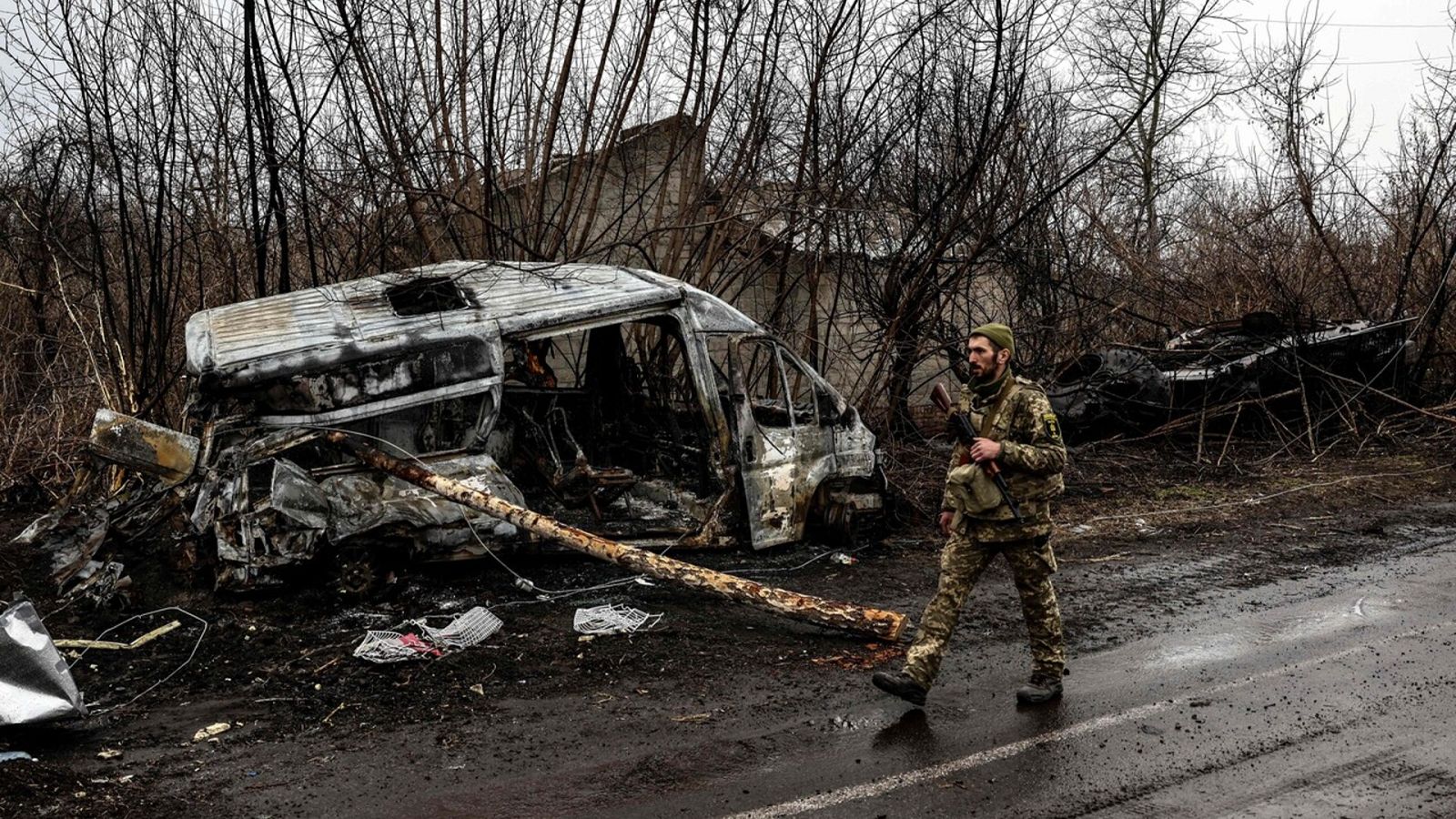 Rusia continúa atacando Ucrania y concentra tropas en el Donbás - Ver ahora