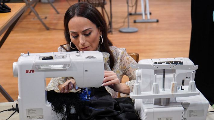 Maestros de la costura - María Escoté cose un vestidito de lo más chic