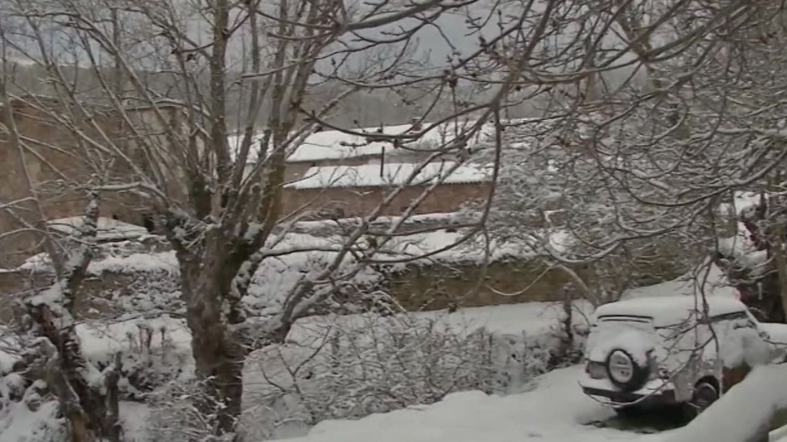La borrasca Ciril, que ha entrado en la Península y Baleares, trae la nieve en el mes de abril - Ver ahora