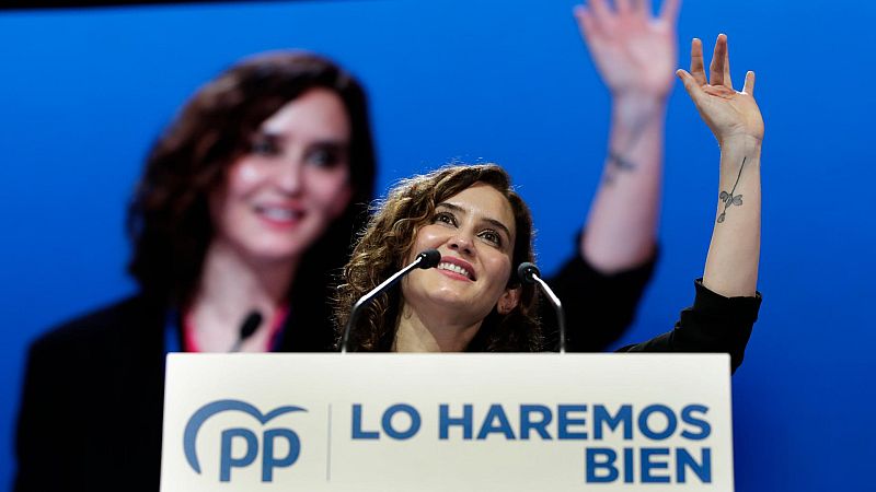 La militancia en pie para ovacionar a Ayuso | Ver